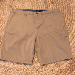 Men’s Gap Khaki Shorts